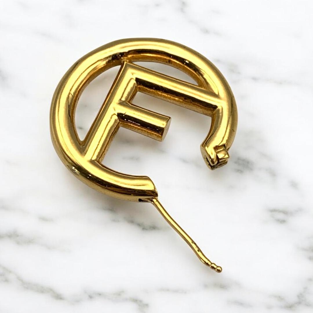 FENDI ゴールド ロゴデザイン 円形ピアス　エフイズ　片耳のみ