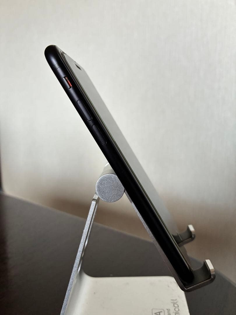 Apple iPhone SE 第二世代 ブラック 64GB