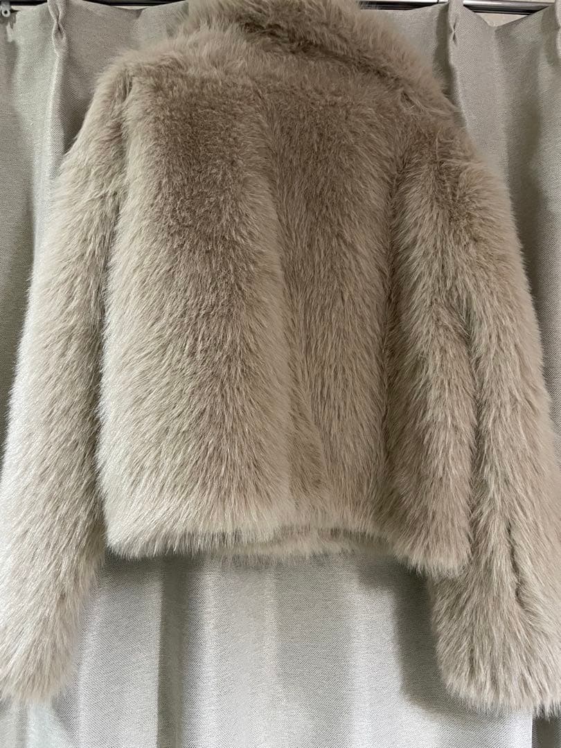 ZARA ベージュ ファーコート Mサイズ