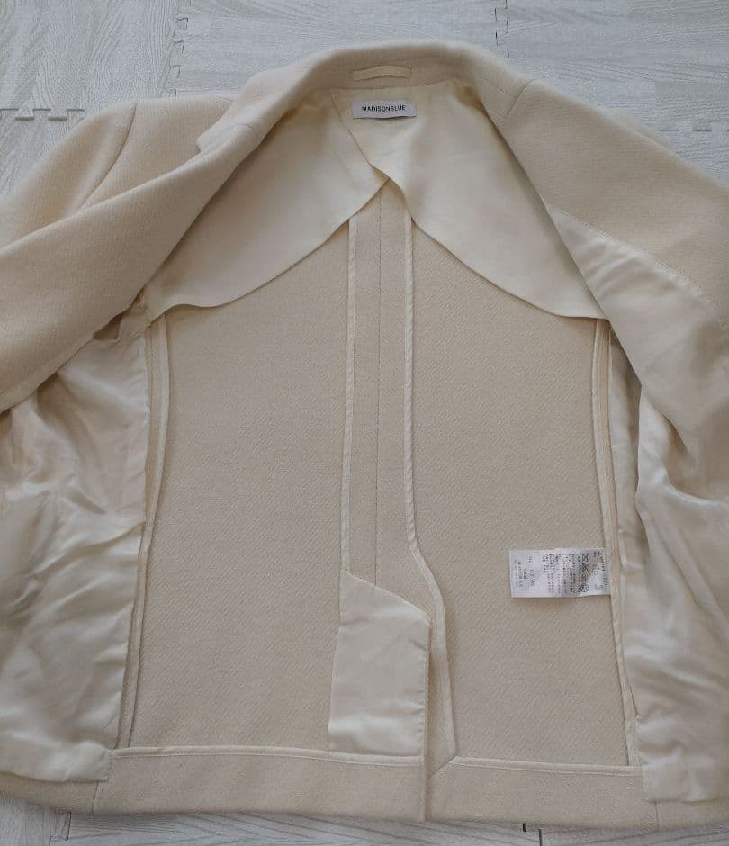 madisonblue マディソンブルー　ホワイト　コンパクトジャケット