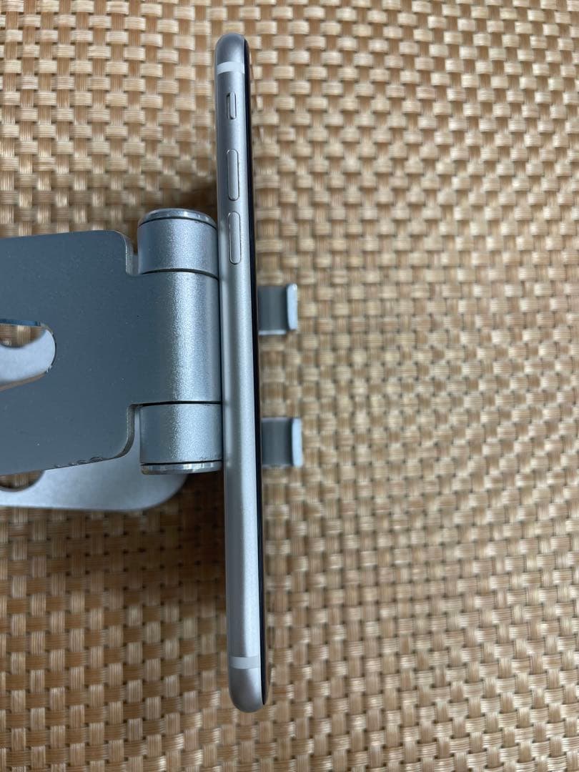 iPhone SE 第3世代 128 GB スターライトSIMフリー【3276】