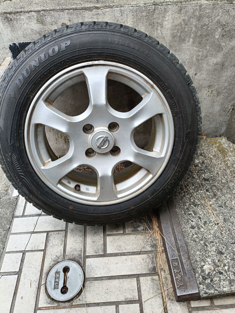 DUNLOP スタッド 175/65R15 日産純正アルミ付き4本　手渡し可