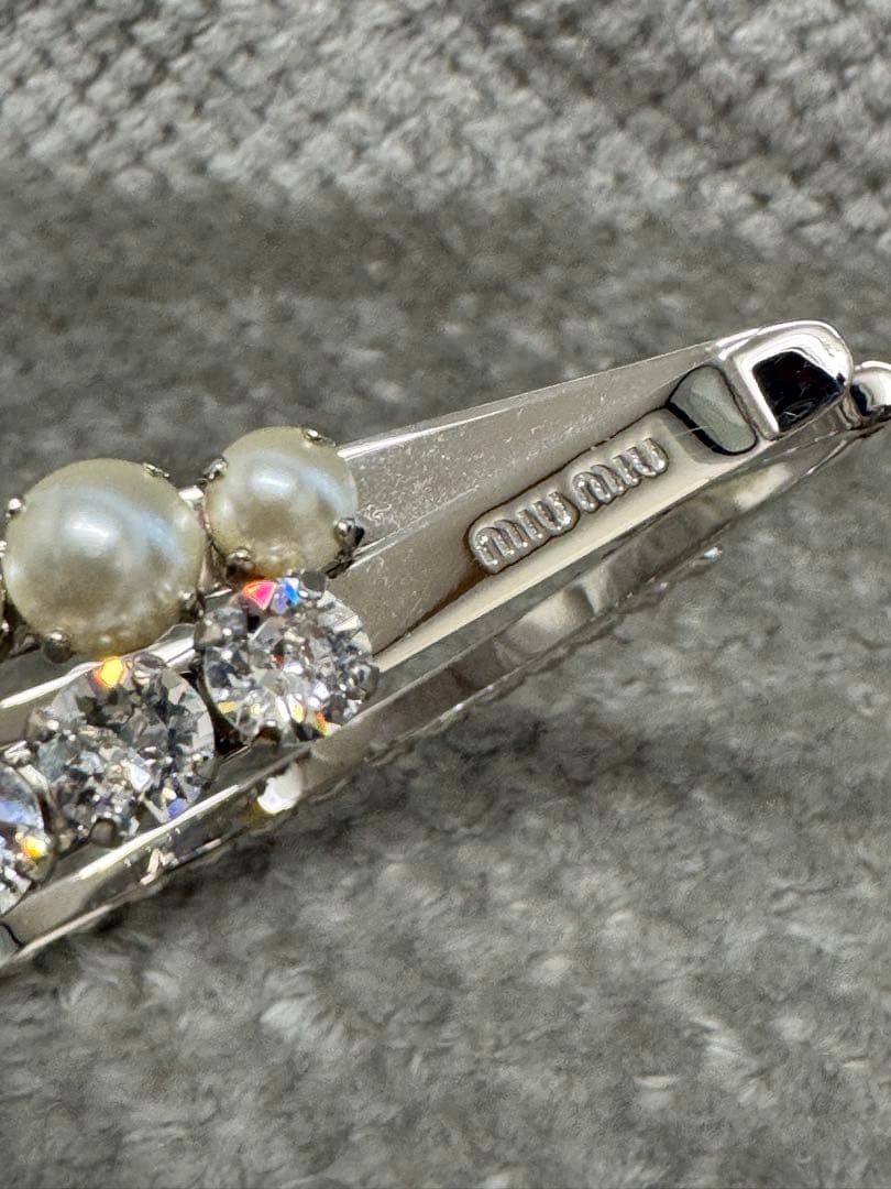 MIU MIU ミュウミュウ クリスタル&パール　カチューシャ