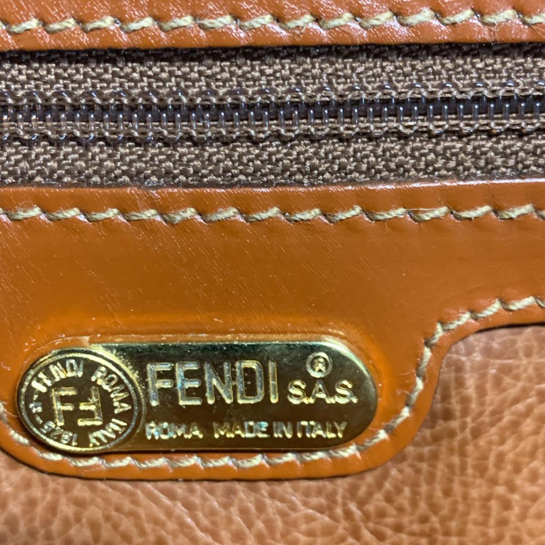 美品　FENDI ハンドバッグ　レディース