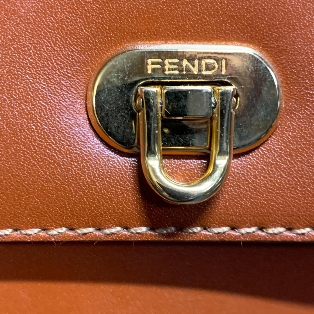 美品　FENDI ハンドバッグ　レディース