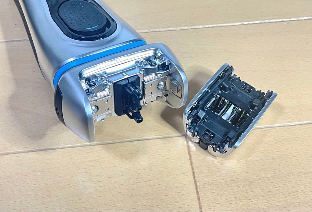 【美品】箱無し　BRAUN Series8 Type8359s-SP