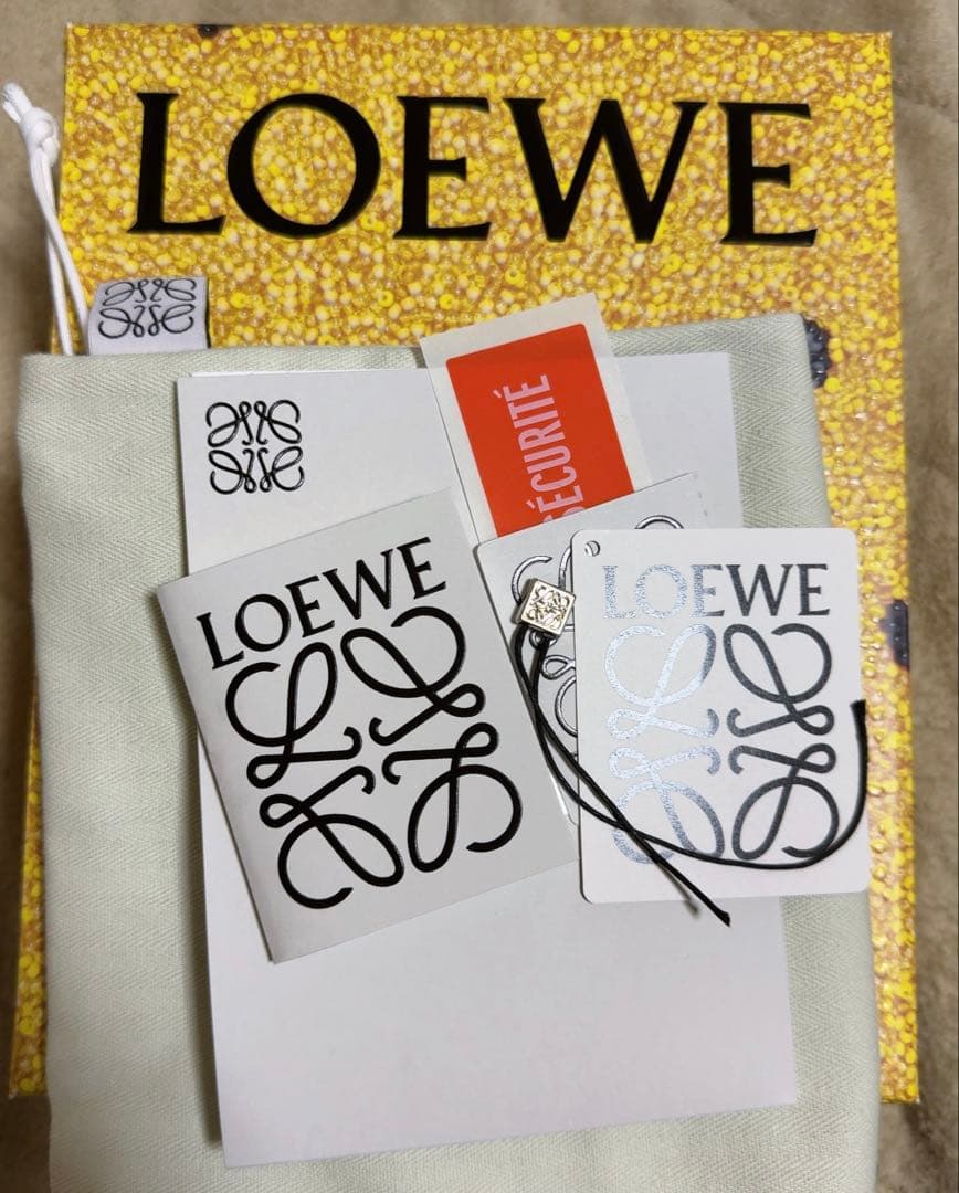 LOEWE カメラバッグ ショルダーバッグ 【最終期間限定値下げ中】