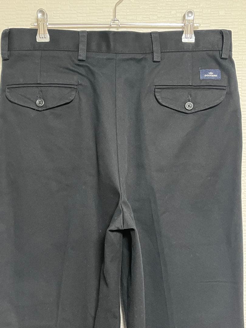 カ*イ様 美品 激安 新品　黒　DOCKERS ブラック　ツータック　チノ ドッ