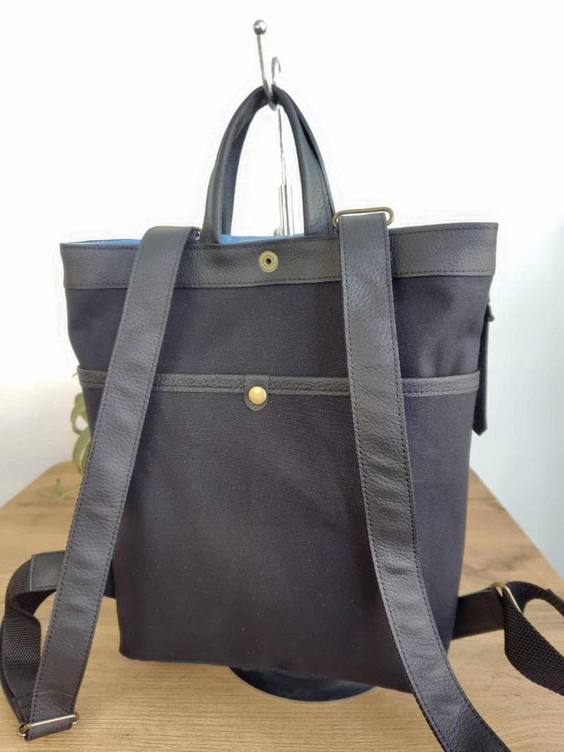 ミナペルホネン/thoroughbredサラブレットネイビー/牛革A4トートリュ