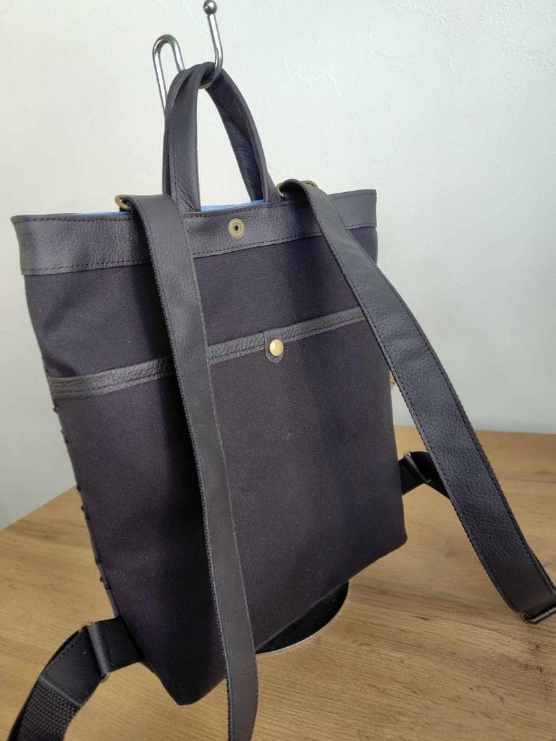 ミナペルホネン/thoroughbredサラブレットネイビー/牛革A4トートリュ