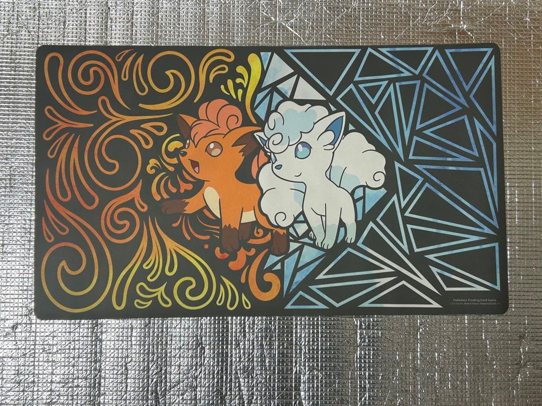 海外公式プレイマット ポケモンカード　ロコン&アローラロコン ポケセン限定品