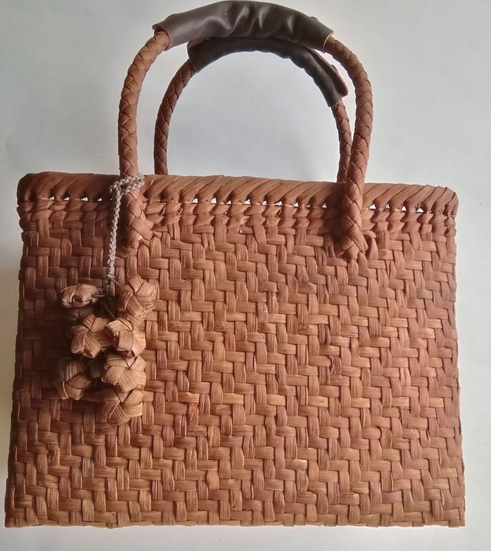 ボックス型のやまぶどう籠　新品未使用　人気商品