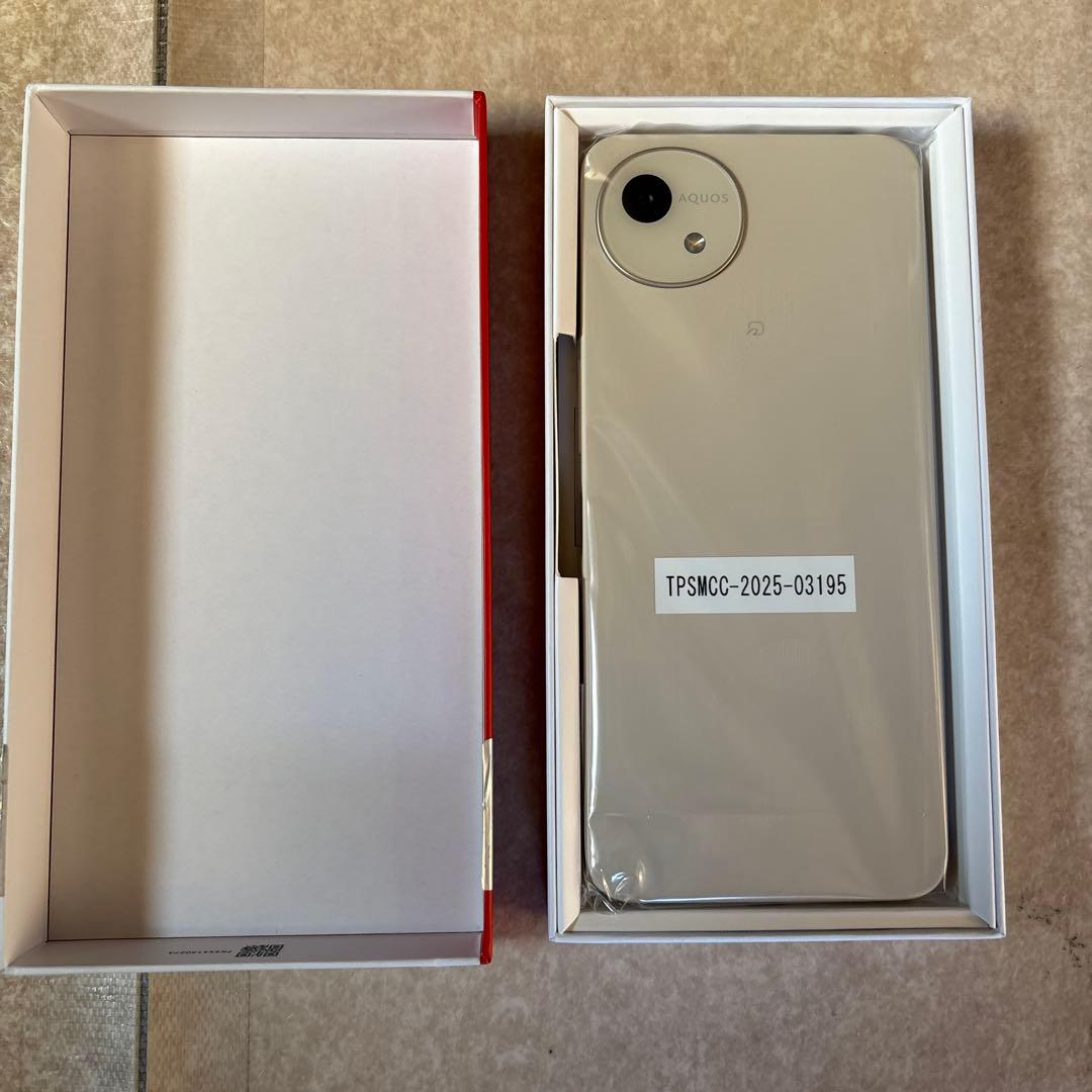 AQUOS wish4 ホワイト 本体