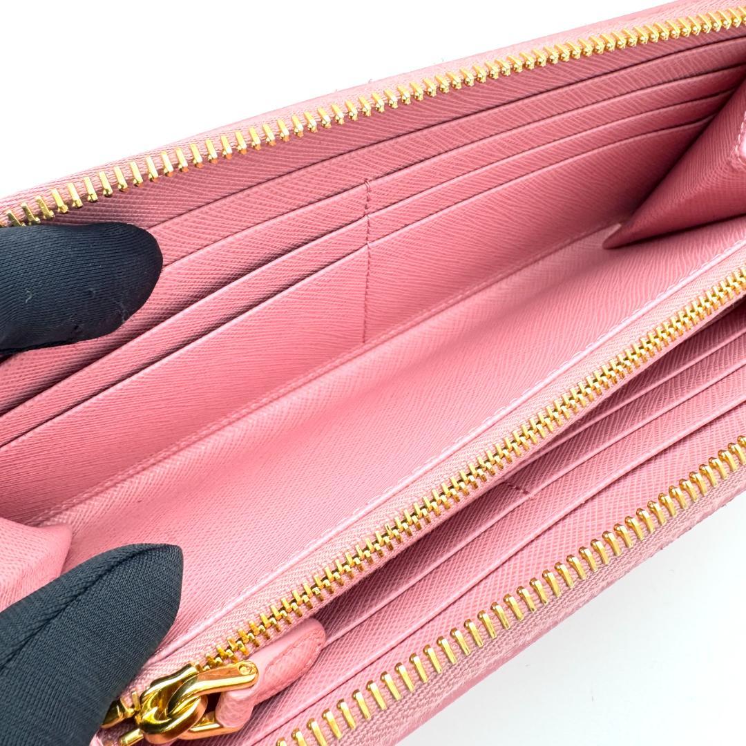 プラダ PRADA ピンク サフィアーノレザー ラウンドジップ長財布