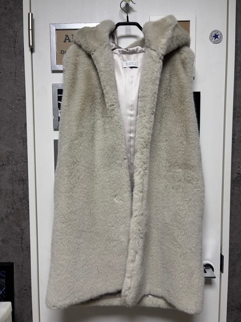 BARNEYS NEW YORK フード付きロングベスト　期間限定お値下げ