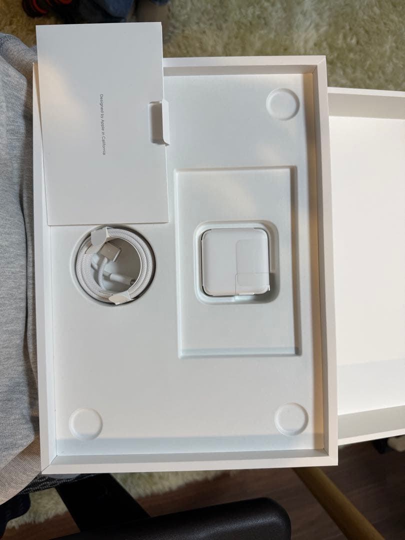 ほぼ新品 MacBookAir M2 16GB 256GB スターライト