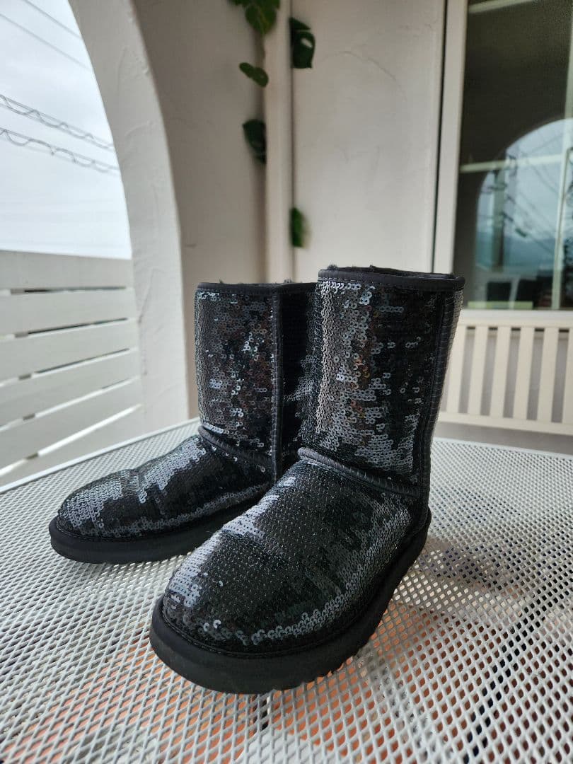 週末価格　UGG　スパンコールブーツ　サイズ22 　美品♪