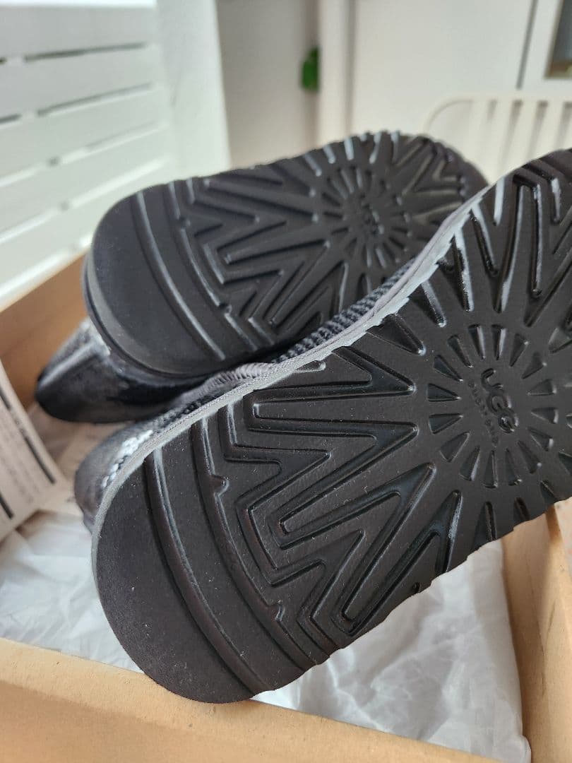 週末価格　UGG　スパンコールブーツ　サイズ22 　美品♪