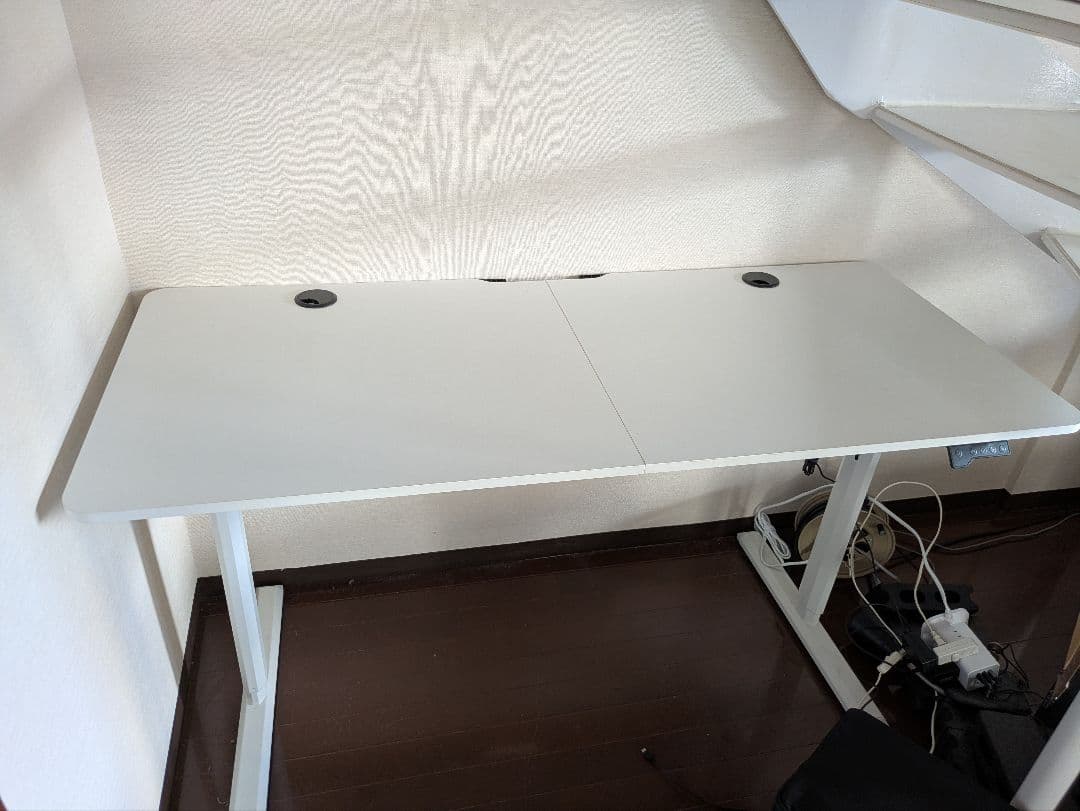 【発送料込み】電動昇降デスク　140×60cm