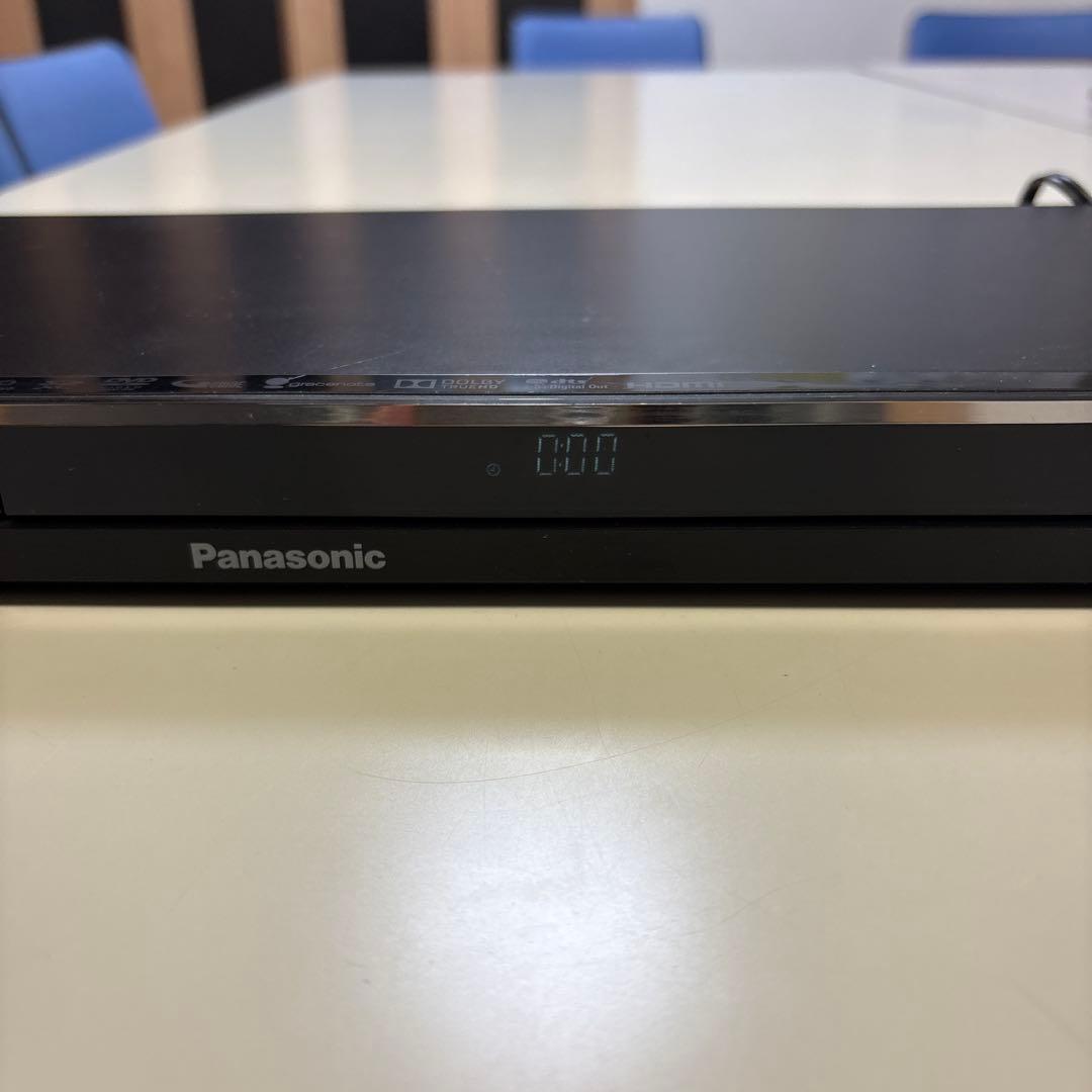 Panasonic ブルーレイレコーダー 本体とリモコン
