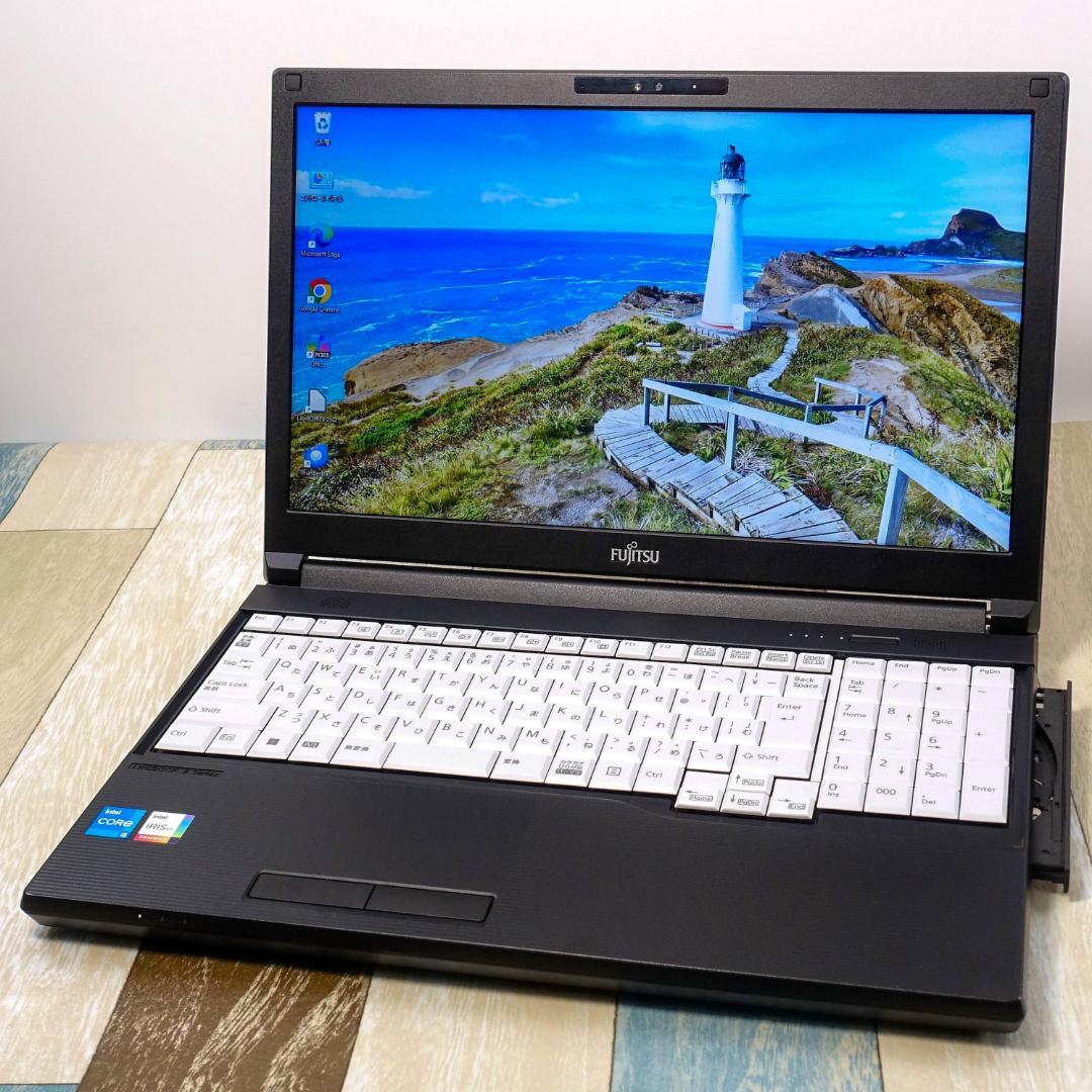 美品で神速の２０２３年製✨１２世代コアｉ５に超高速ＳＳＤ５１２ＧＢ＆大容量メモリ