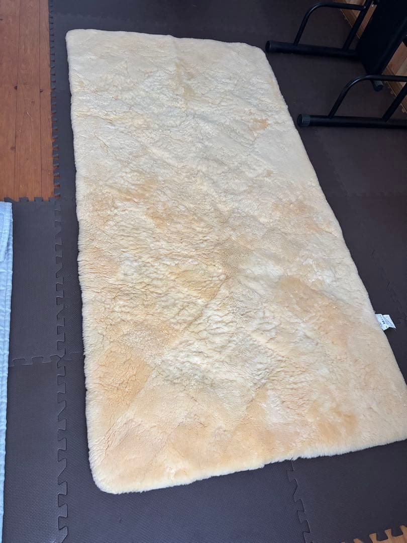 送料無料　ムートンシーツ　シングル　無地　西川　ベージュ　クリーニング済み