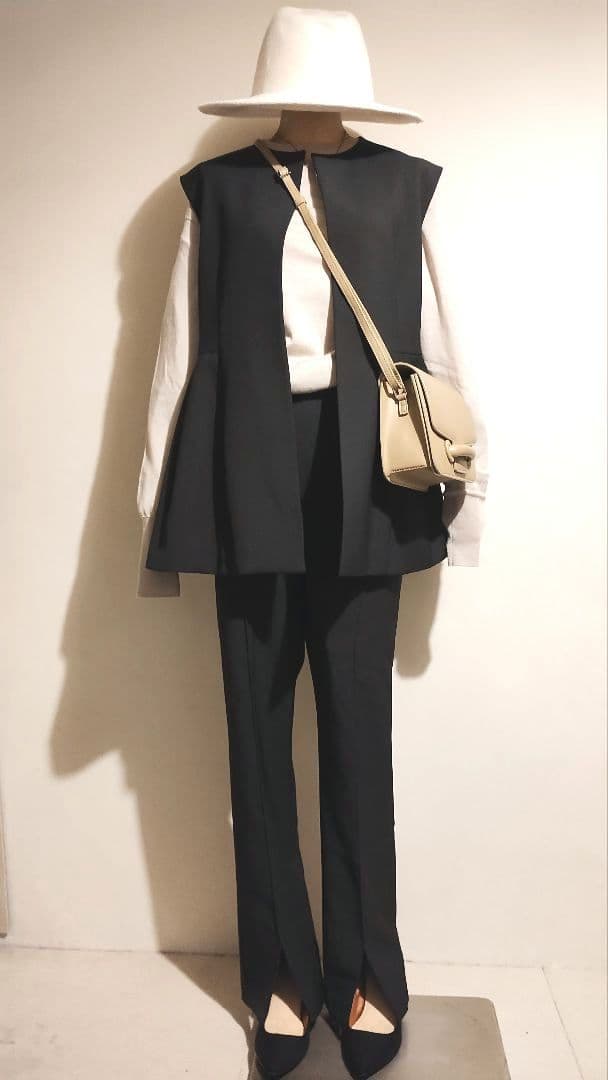 C6747 MilaOwenミラオーウェンペプラムベストセットアップ