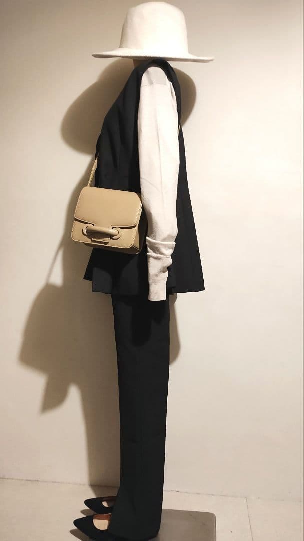 C6747 MilaOwenミラオーウェンペプラムベストセットアップ