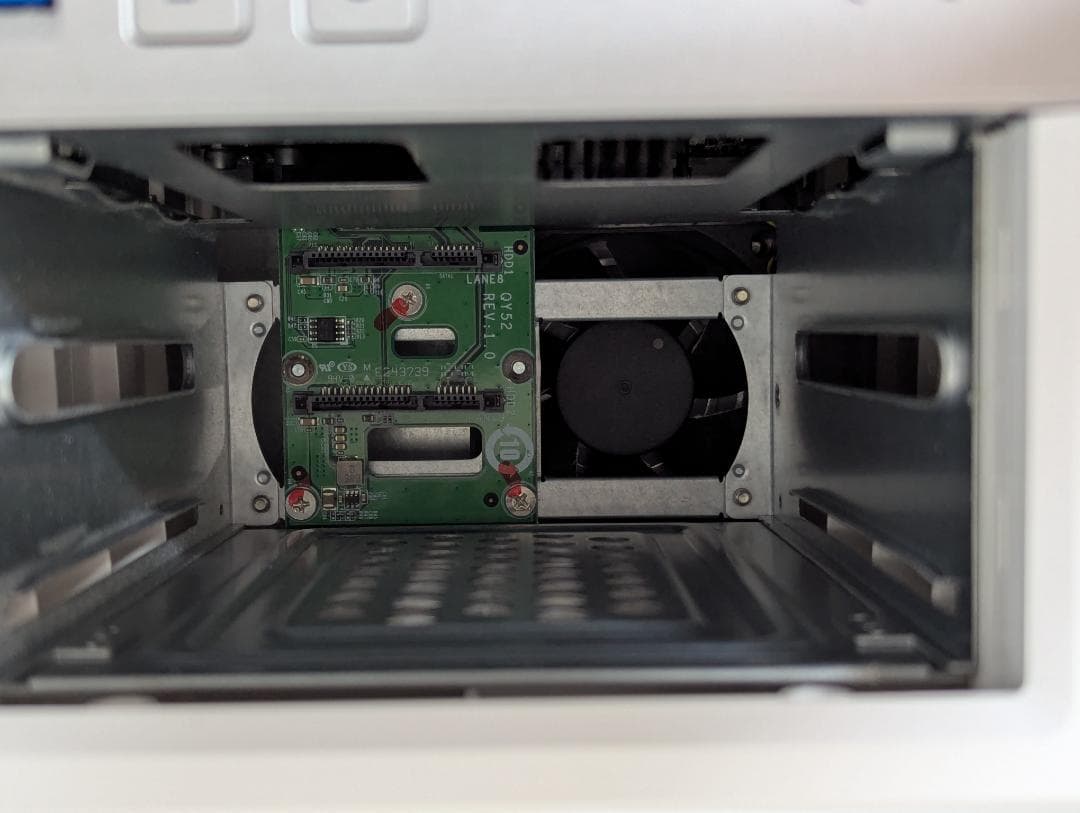 外付けハードディスク・ドライブ QNAP TP-231P + 4TBx2