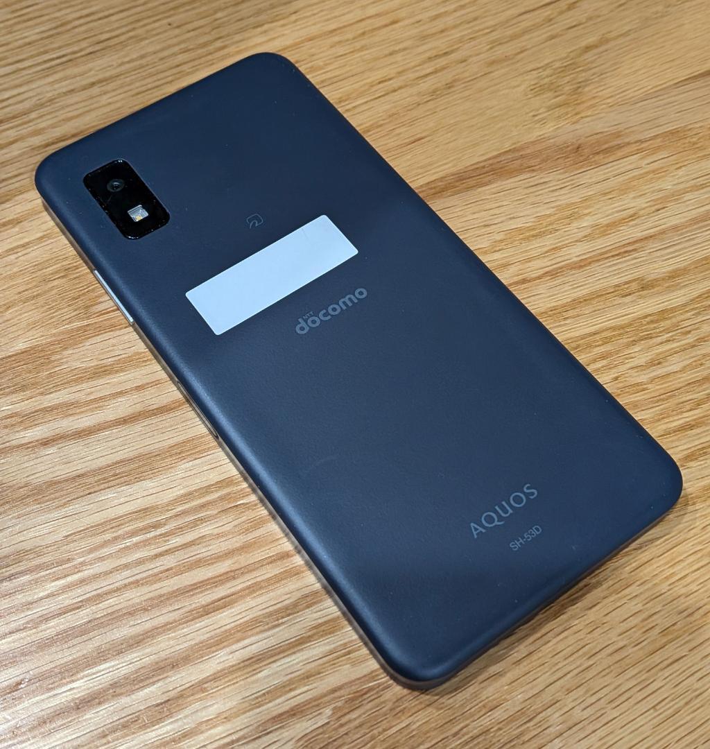 AQUOS wish3 SH-53D docomo製スマートフォン ケース付