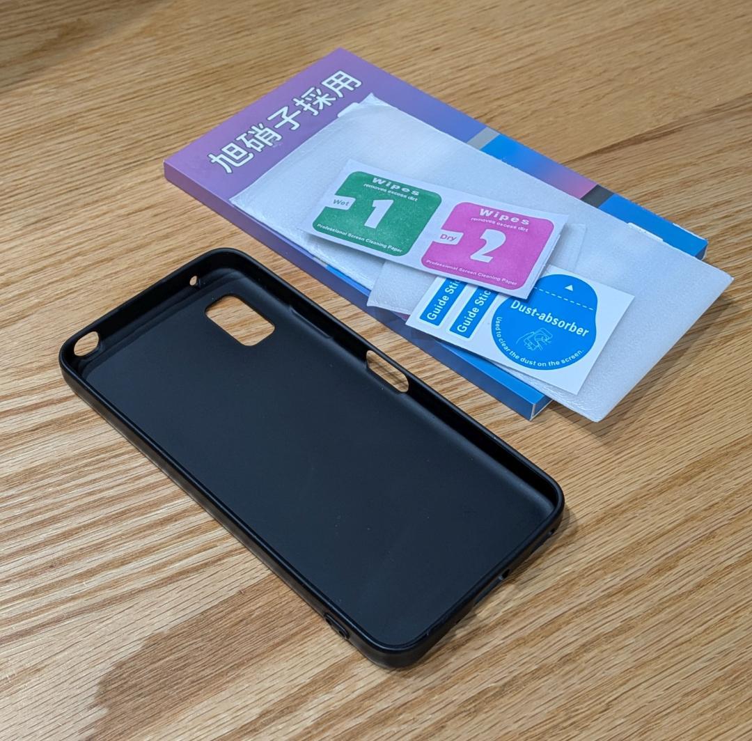 AQUOS wish3 SH-53D docomo製スマートフォン ケース付