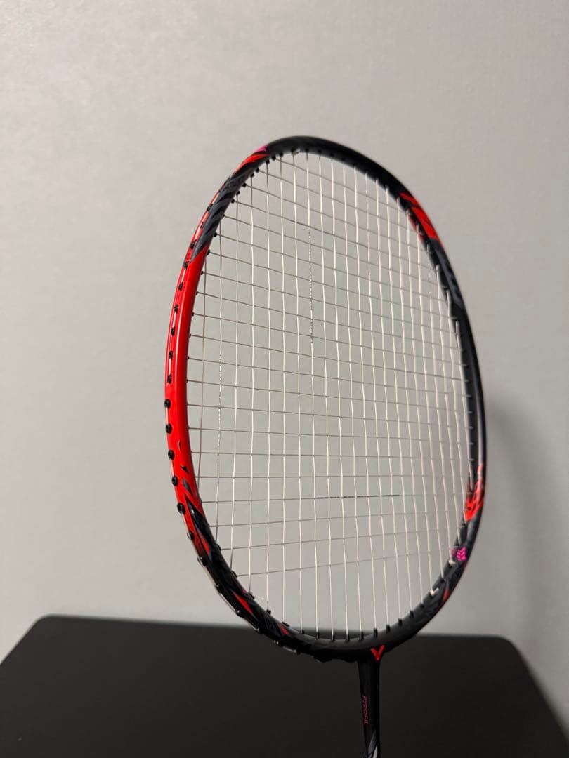 VICTOR THRUSTER RYUGA LLIC ラケット　4UG5