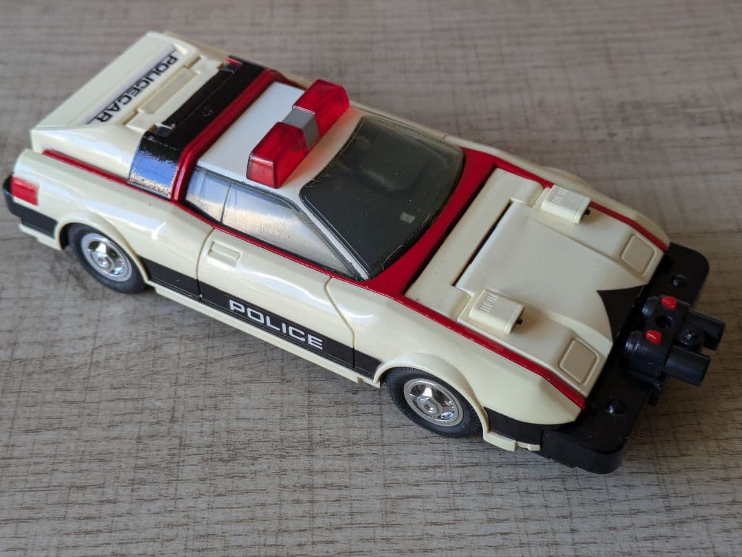 ポピー チェンジマシン スーパーパトカー ポピニカ 超合金 タカトク