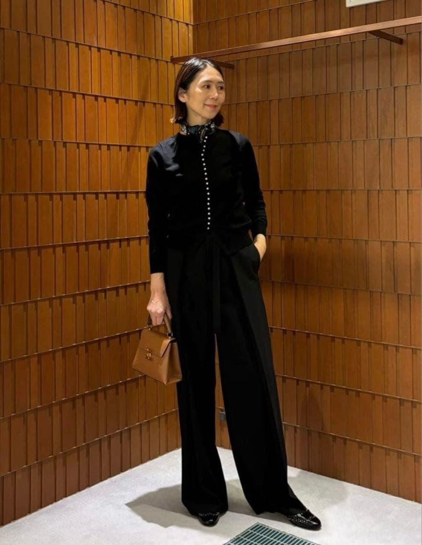 極美品 ボールジィ ウールポリエステル バックパールボタンプルオーバー ブラック