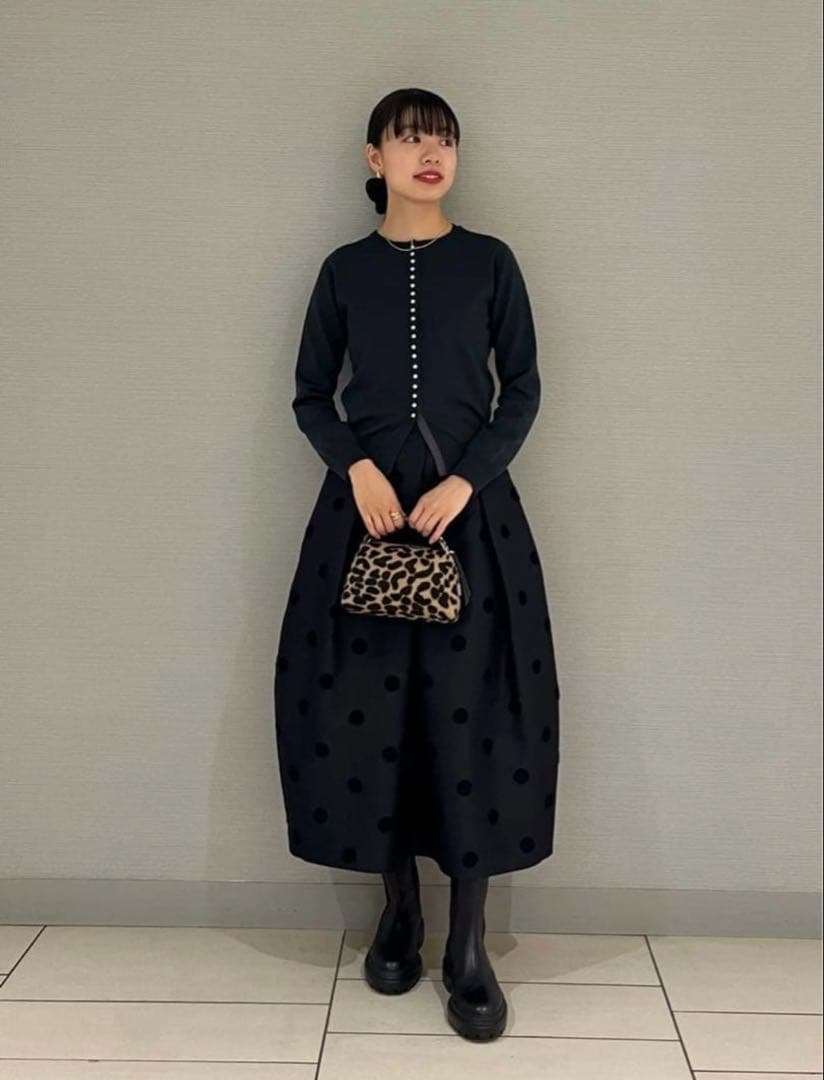 極美品 ボールジィ ウールポリエステル バックパールボタンプルオーバー ブラック