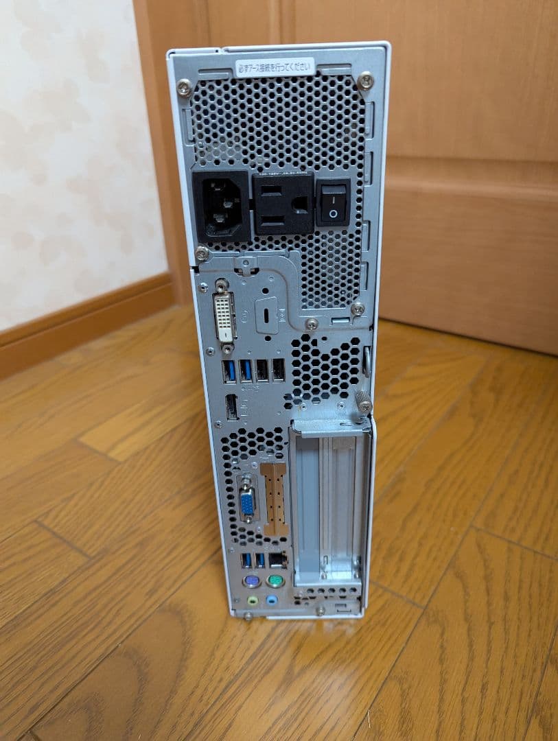 Fujitsu ESPRIMO D588CX　稼働品訳あり