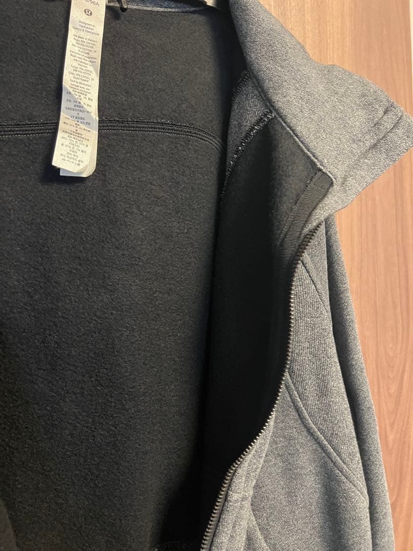 ルルレモン✴︎グレー フルジップ フード付き クロップドパーカー