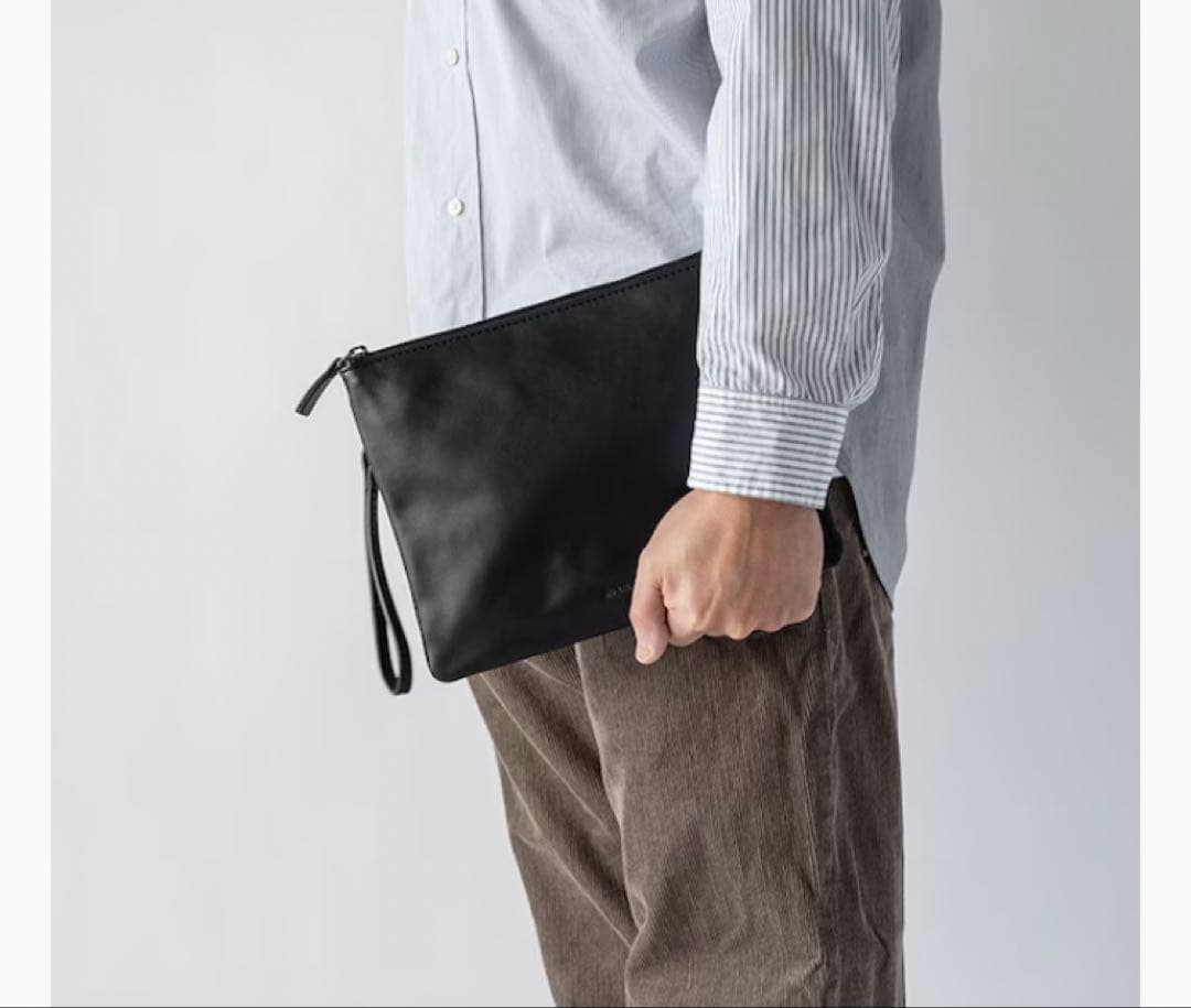 MILAN BLACK軽量レザーサコッシュ MORAL CODE