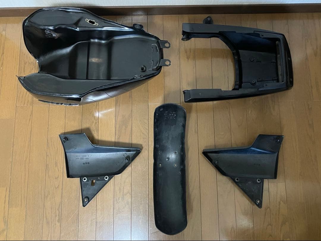 インパルス400外装セット　検索：GK79A 、タンク、カウル、ヨシムラ、旧車