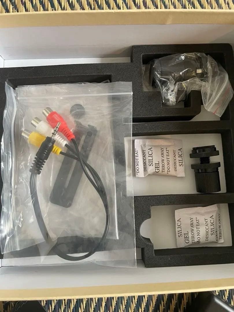 Neewer F100 7インチ カメラモニター 充電器付き