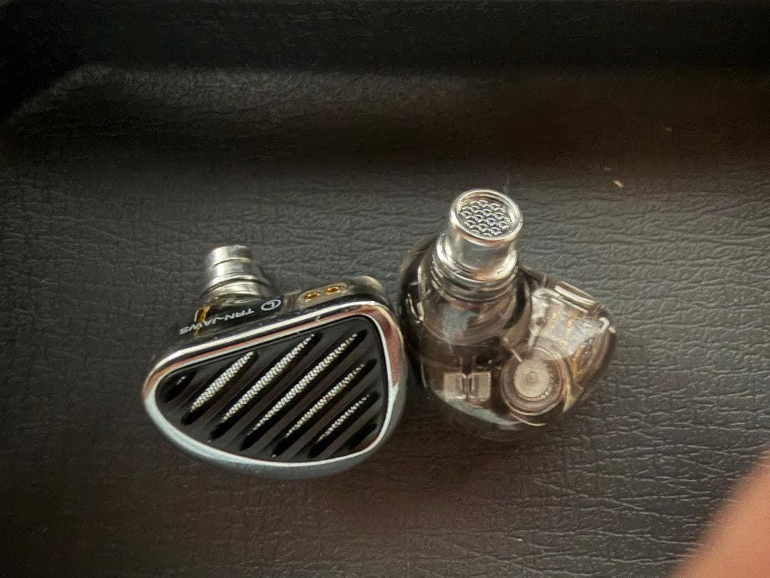 TRN JAWS 4.4mm版 リケーブル可能イヤホン