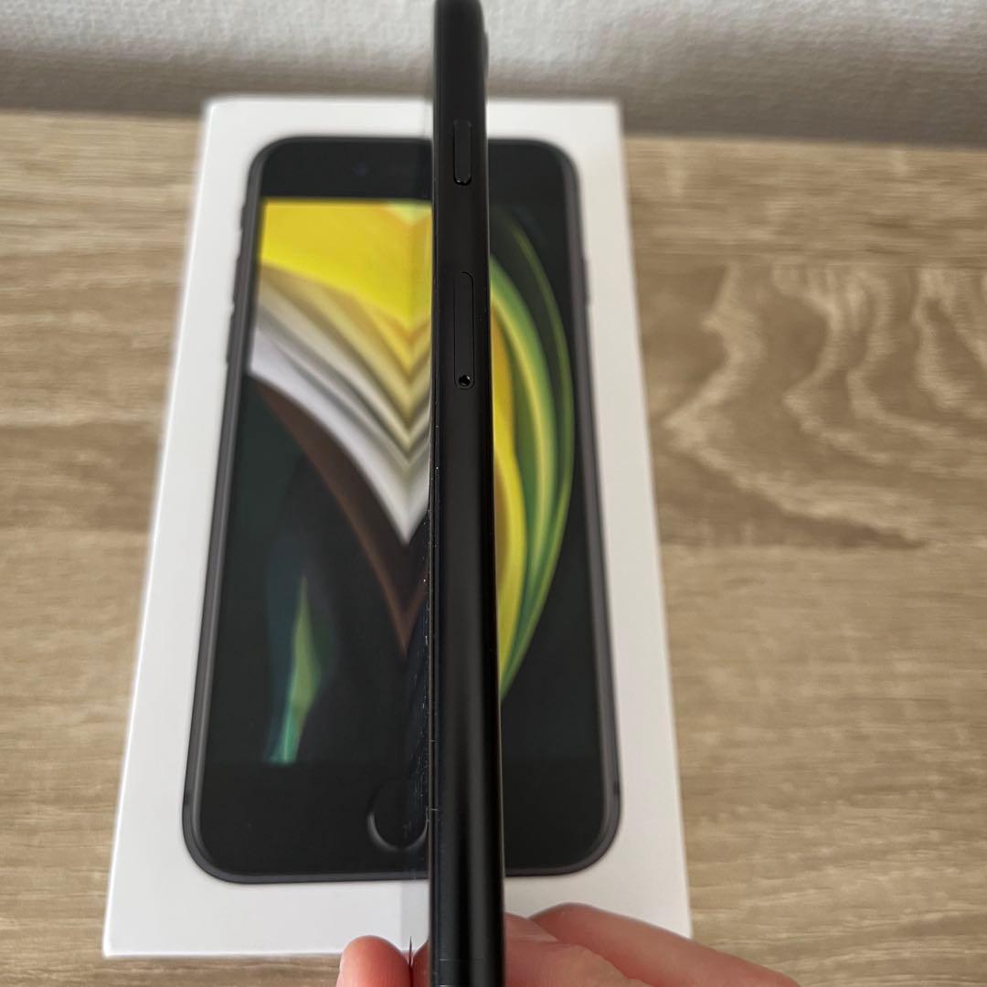 美品 Apple iPhone SE 第2世代 ブラック 64GB