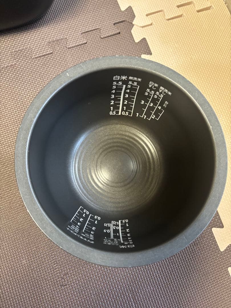 美品　TOSHIBA RC-10VXV K 炊飯器　23製