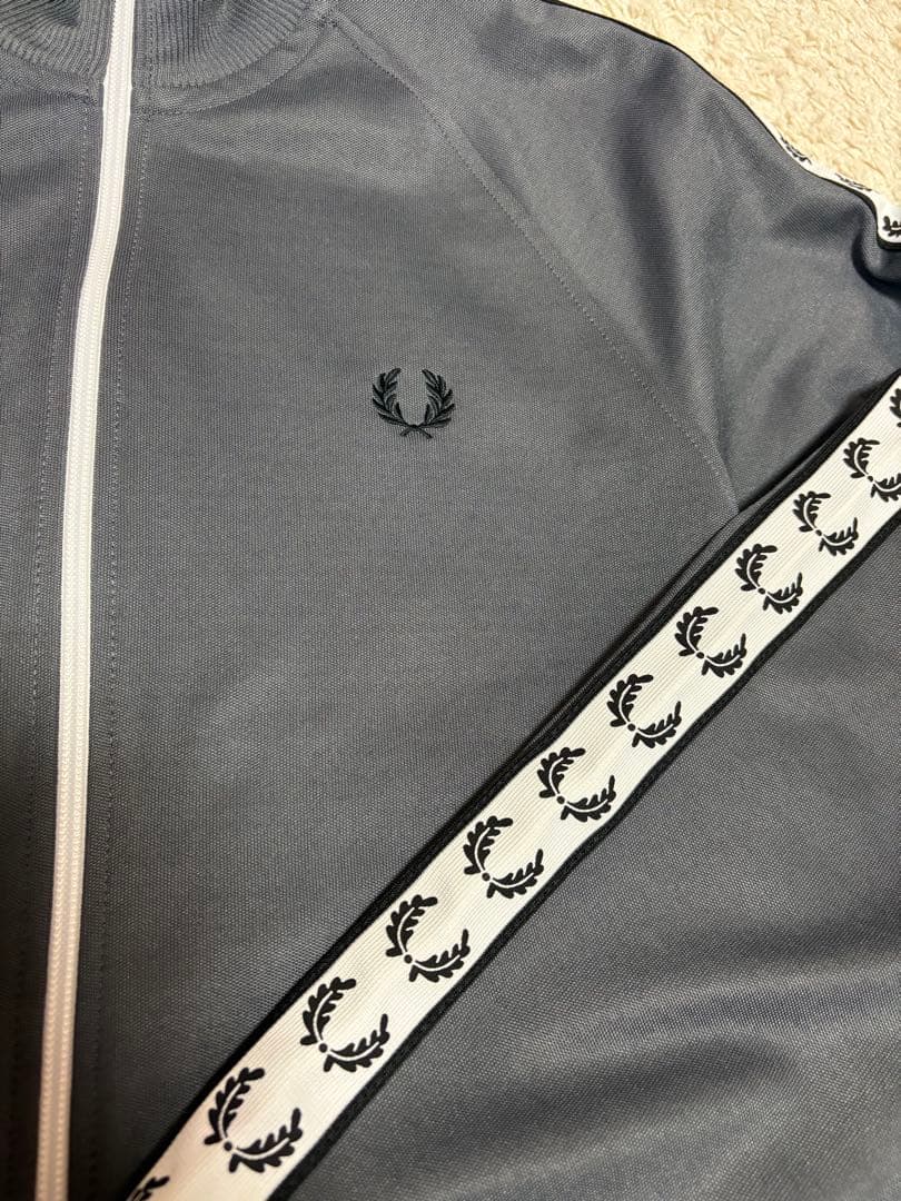 【チヤたんさん専用】FRED PERRY トラックジャケット グレー s