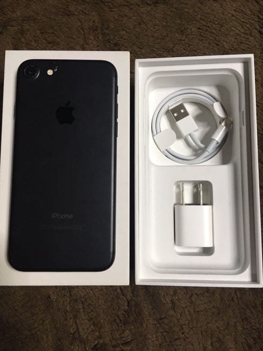 スマホアクセサリー iPhone 7  Black 32GB  au