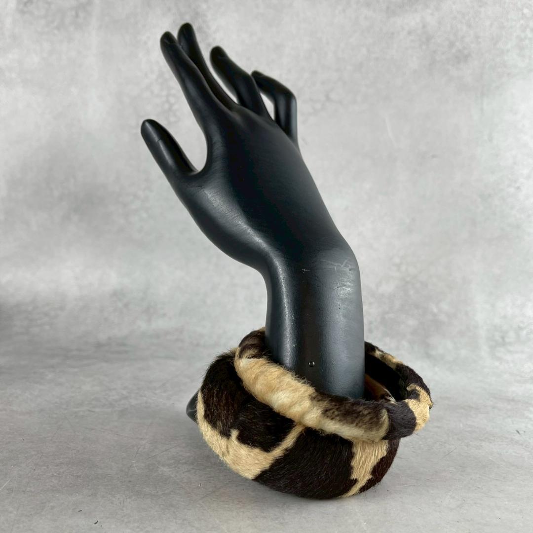 希少　ボッテガヴェネタ　ヘアカーフ　レザー　バングル　ファー　２個セット 細太