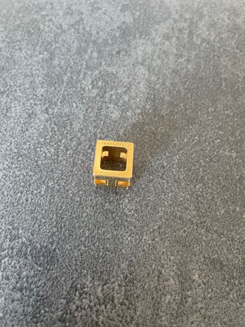 エルメス　ゴールド×オレンジ　カージュドアッシュ　Hキューブ　チャーム