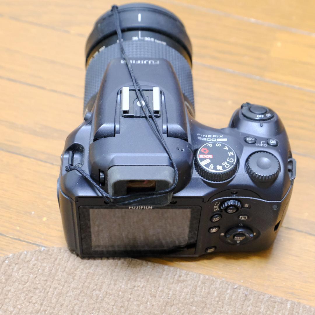 デジタルカメラ FUJIFILM FinePix S200EXR