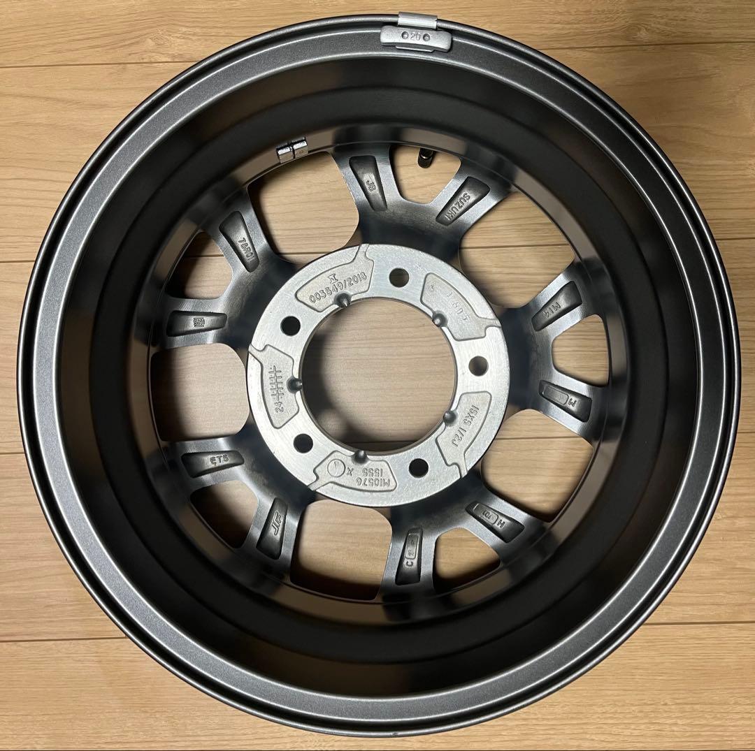 じ*K様 新車納車時取り外し 新同品 ジムニー シエラ JB74 純正アルミホイ