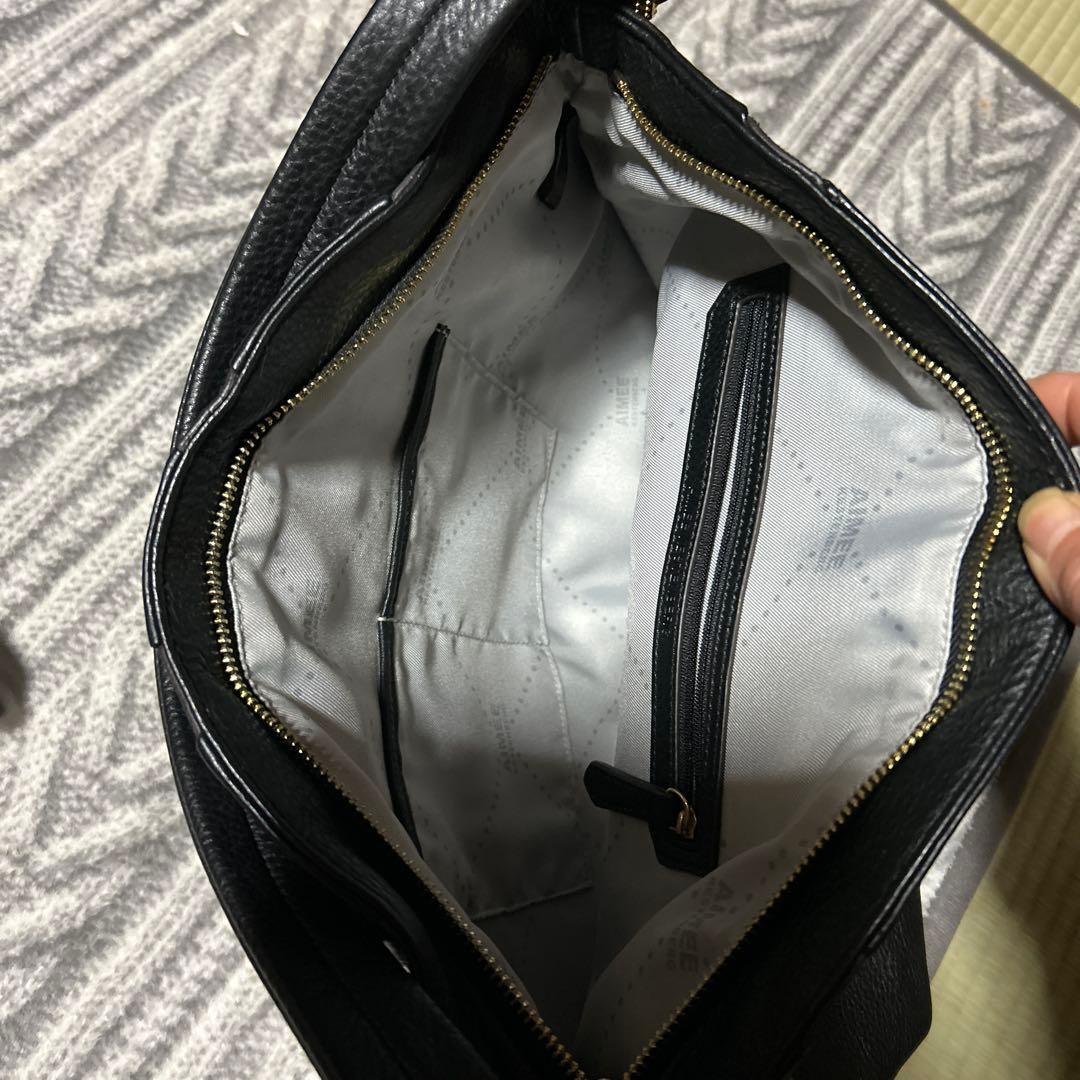 ブラックレザーショルダーバッグ